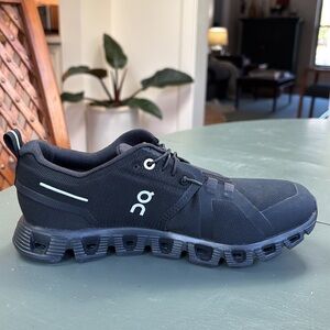 Womens Size US 7 59-98838 EUC

Cloud 5 Waterproof Mesh Women's Sneakers